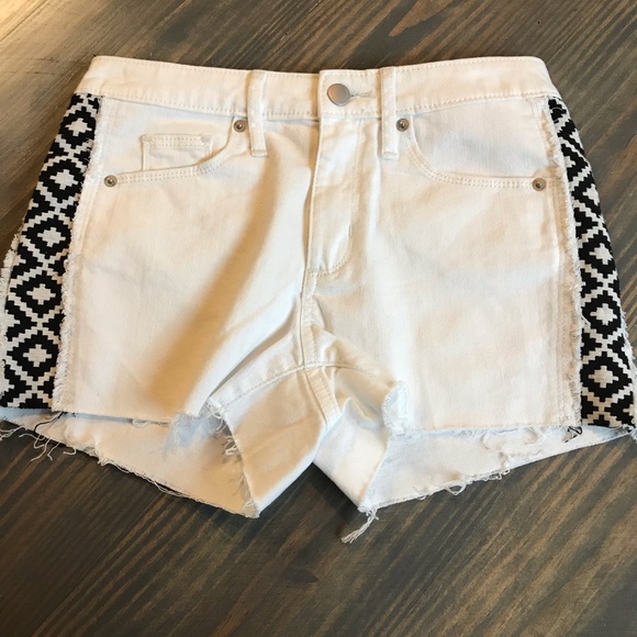 UNIVERSAL THREAD SHORTS - Picture 2 of 7